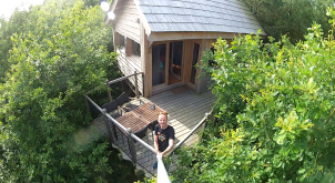 Les cabanes dans les arbres de Brigitte et Pascal